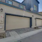 Inviting Henderson Townhome With Community Pool!